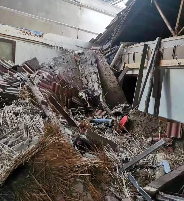 揪心！豆腐渣工程坍塌致3歲孩童身亡，引人深思